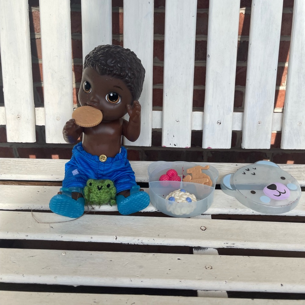 Snack Time Doll with Blue Shorts and Accessories